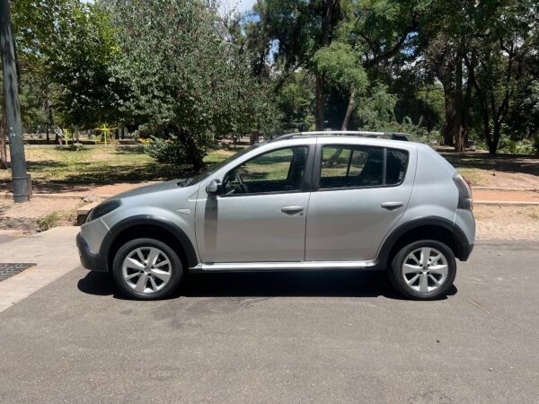 RENAULT SANDERO STEPWAY PRIVILEGE - Image 2
