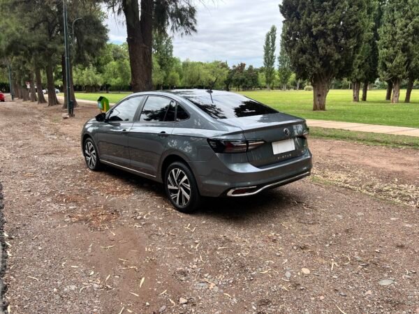 VOLKSWAGEN VIRTUS HIGHLINE AT - Image 3