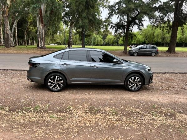 VOLKSWAGEN VIRTUS HIGHLINE AT - Image 6