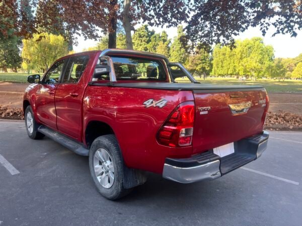 TOYOTA HILUX SRV 4X4 AT 2018 - Image 3