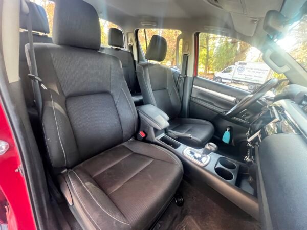TOYOTA HILUX SRV 4X4 AT 2018 - Image 10