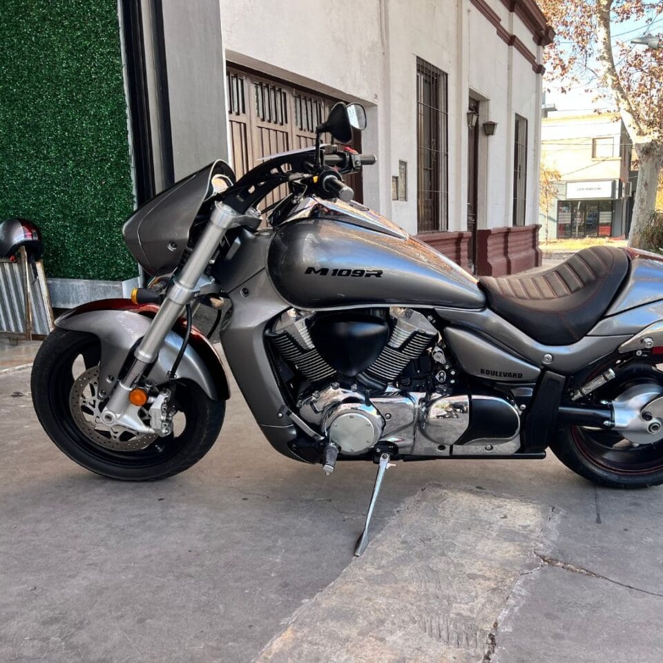 SUZUKI 1800